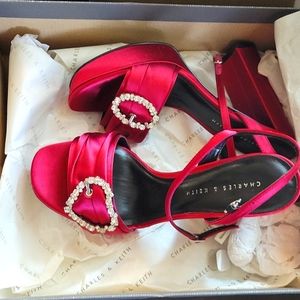 Charles and Keith flatform sandals